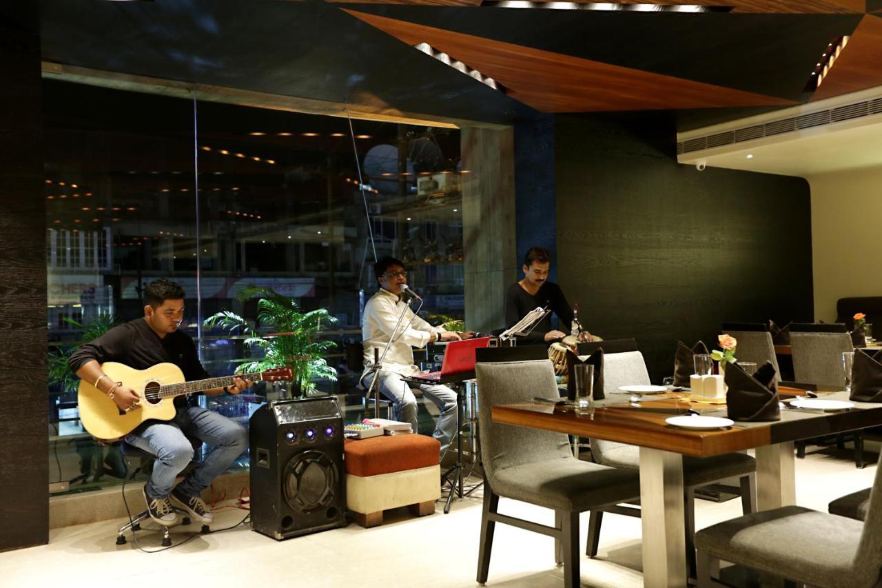 Hotel The Manor - A Boutique Hotel จอร์ฮัต ภายนอก รูปภาพ