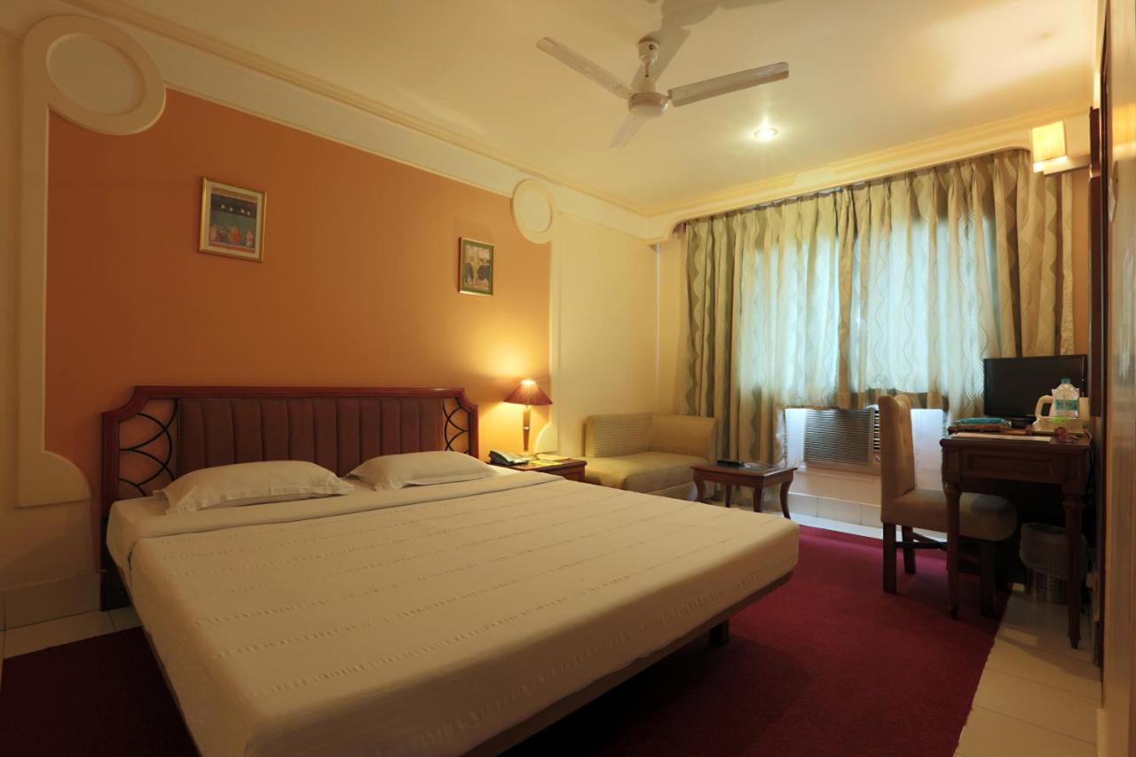 Hotel The Manor - A Boutique Hotel จอร์ฮัต ภายนอก รูปภาพ