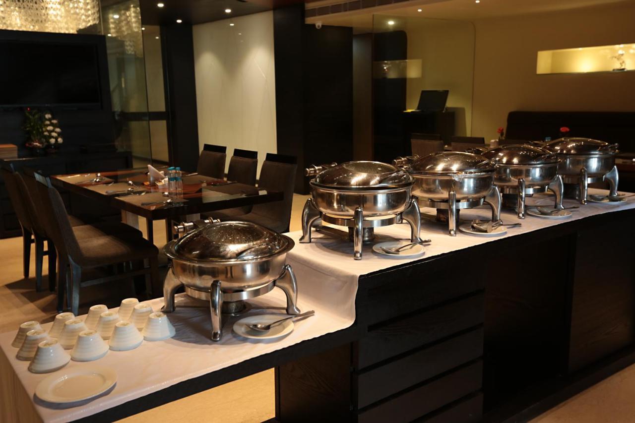 Hotel The Manor - A Boutique Hotel จอร์ฮัต ภายนอก รูปภาพ