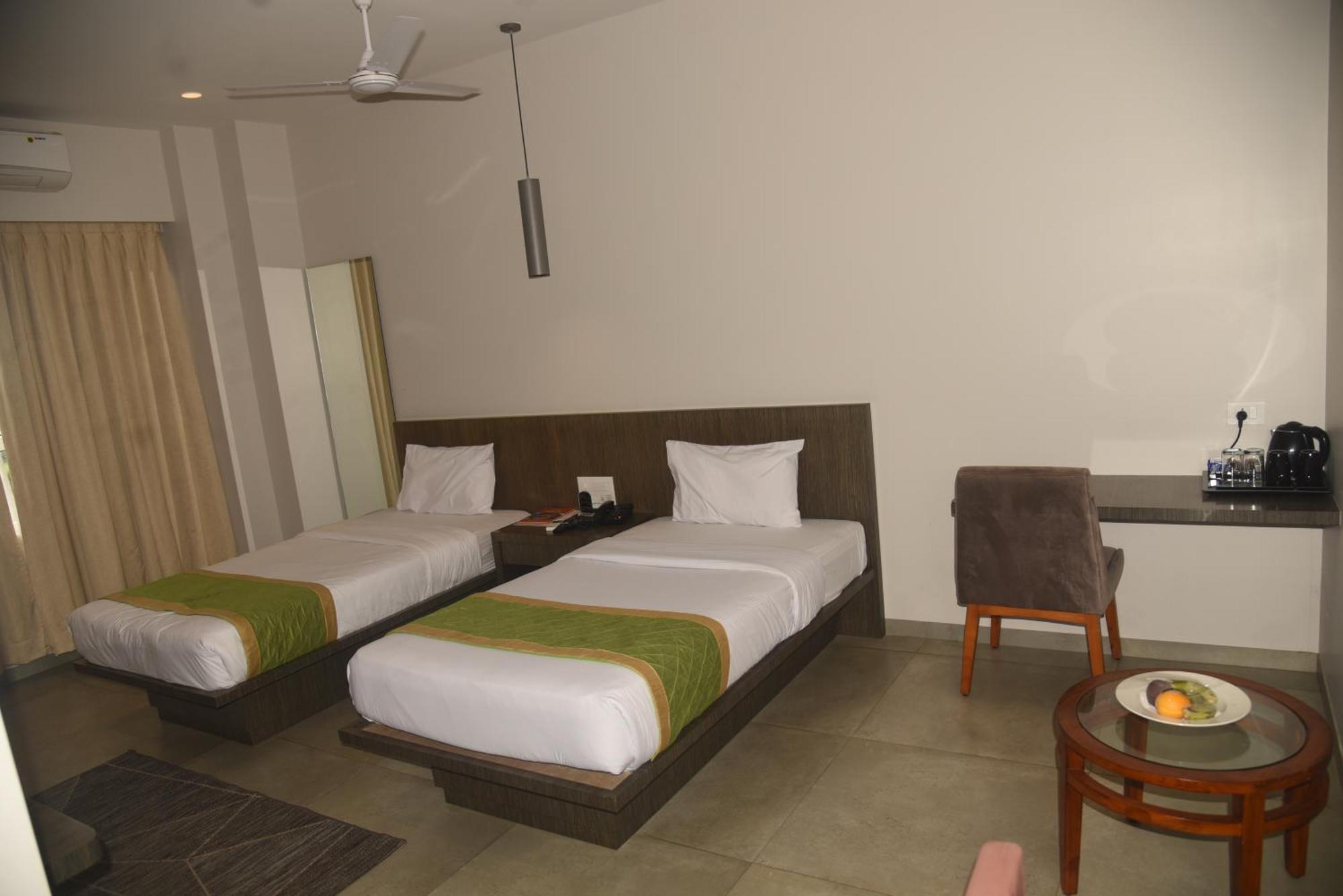 Hotel The Manor - A Boutique Hotel จอร์ฮัต ภายนอก รูปภาพ