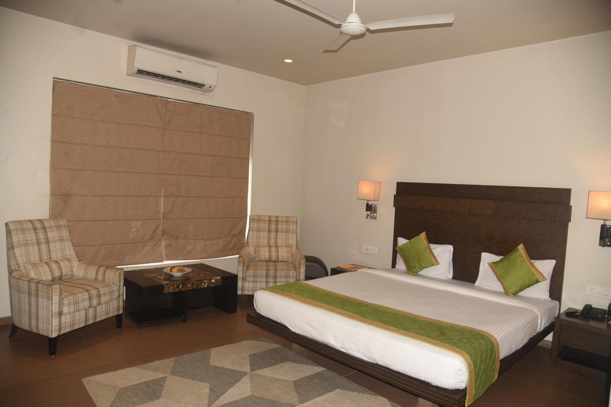 Hotel The Manor - A Boutique Hotel จอร์ฮัต ภายนอก รูปภาพ