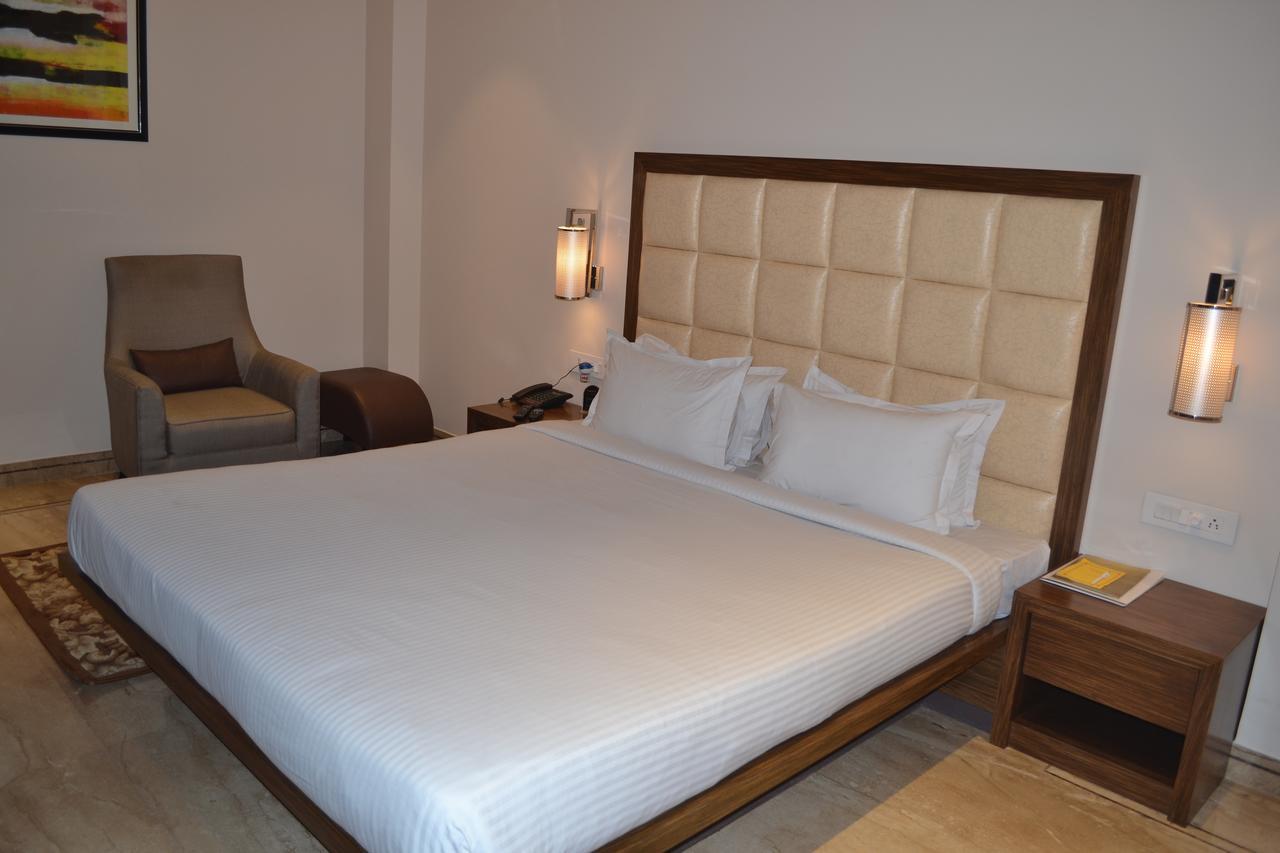 Hotel The Manor - A Boutique Hotel จอร์ฮัต ภายนอก รูปภาพ