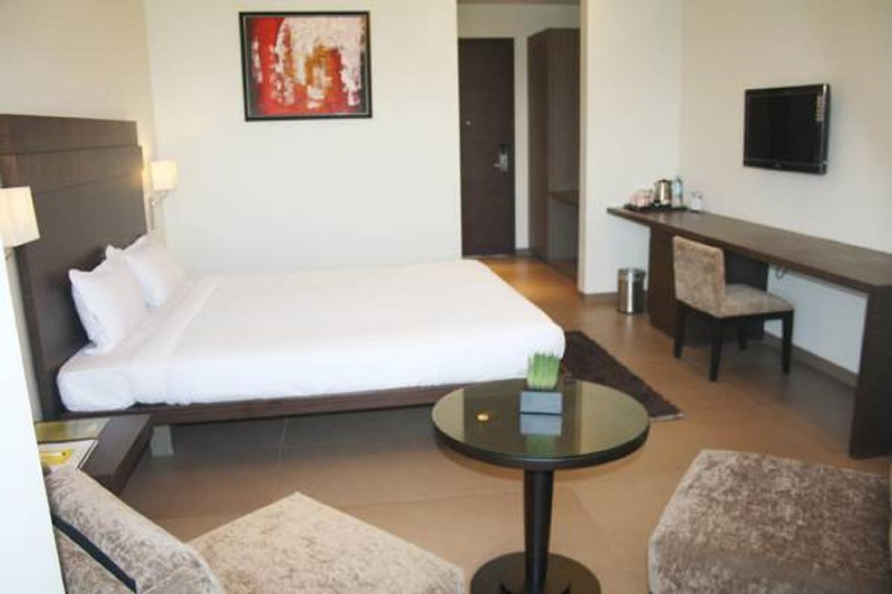 Hotel The Manor - A Boutique Hotel จอร์ฮัต ภายนอก รูปภาพ